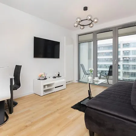 Plac Unii By Renters Апартаменти