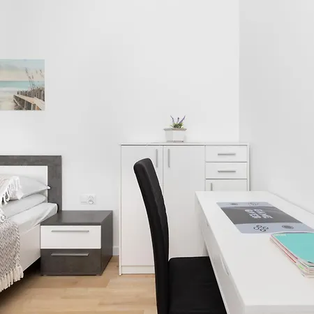 아파트 Plac Unii By Renters
