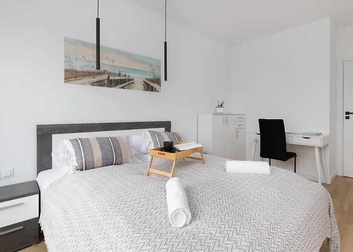 Plac Unii By Renters Apartment Gdynia