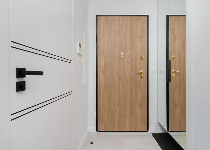 Plac Unii By Renters Apartment